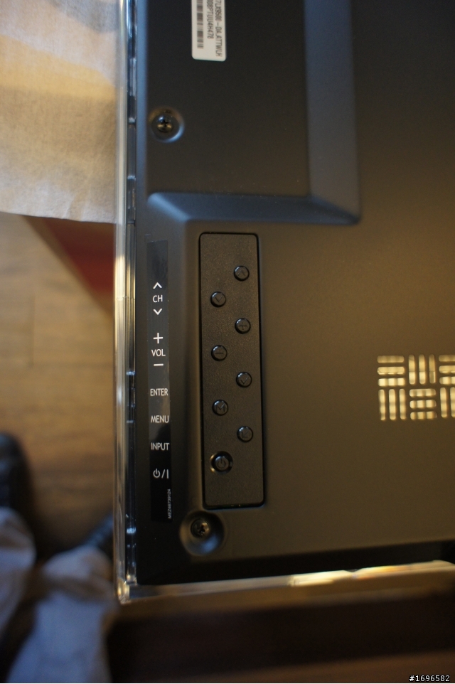 老掉牙的簡易開箱~LG 47LX9500 超薄型3D液晶電視~