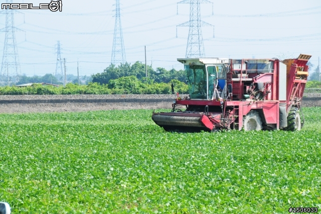 開著Luxgen SUV拾毛豆(並為熱心的農民朋友作播秧機、毛豆採收機開箱文)
