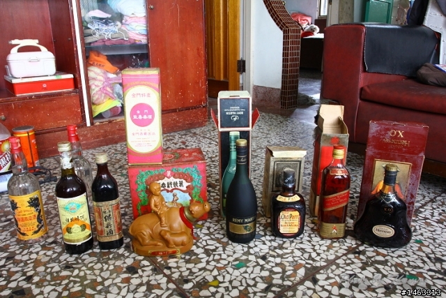 大掃除掃到一堆酒