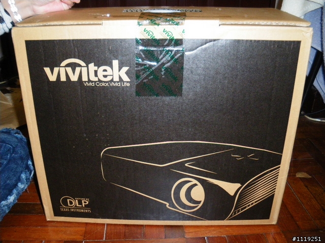 遲來的vivitek H1080 投影機開箱~~