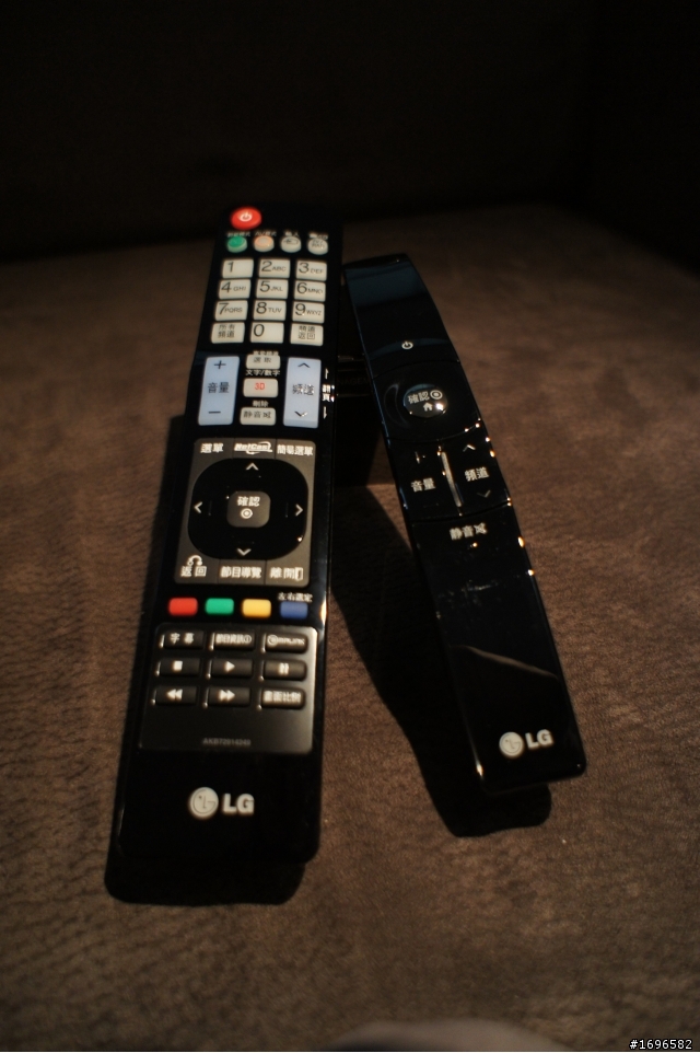 老掉牙的簡易開箱~LG 47LX9500 超薄型3D液晶電視~