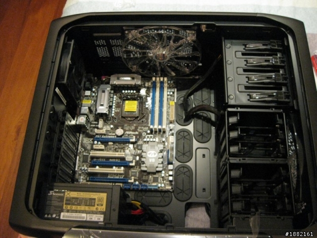 終於狠下心買了~我一輩子最好的電腦!i7 2600K + 3張 GTX570 (圖更新)