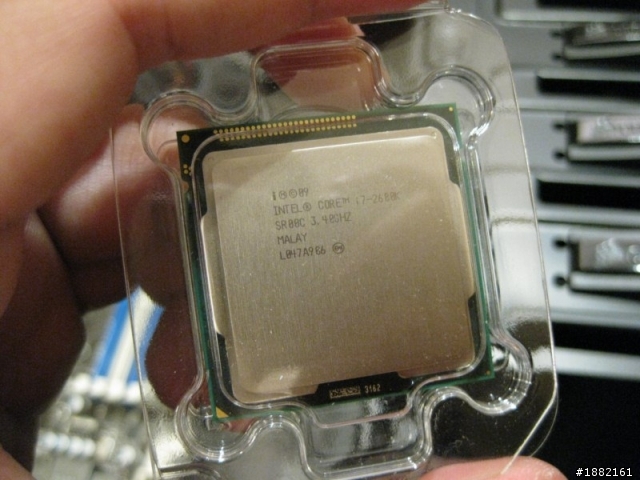 終於狠下心買了~我一輩子最好的電腦!i7 2600K + 3張 GTX570 (圖更新)