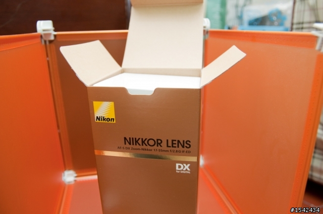 【開箱】Nikon 17-55 F2.8 DX (拍得不好請見諒...)