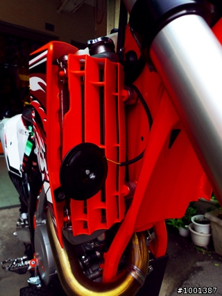 【開箱】2011 KTM SIXDAYS 特別版越野車 紀錄側拍