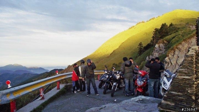 1/23 挑戰全程短袖上合歡山武嶺賞殘雪成功