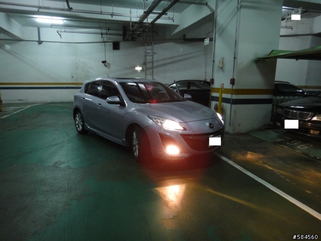 New mazda 3 2.5s 第一次被撞......小鯊魚受傷了.....(1/4更新)