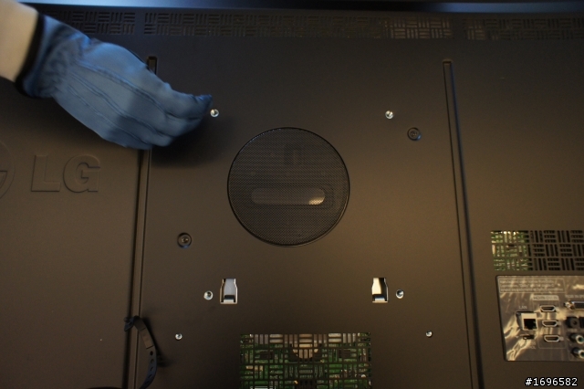 老掉牙的簡易開箱~LG 47LX9500 超薄型3D液晶電視~