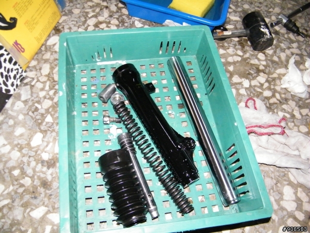 要死要活換前叉油~DIY