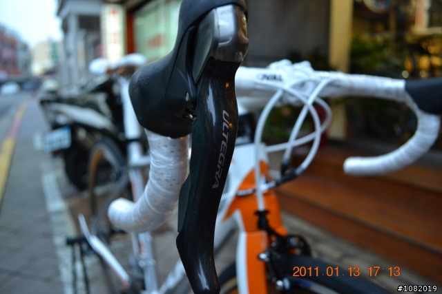 2011年FUJI SUPREME 1.0女性公路車不專業的開箱文