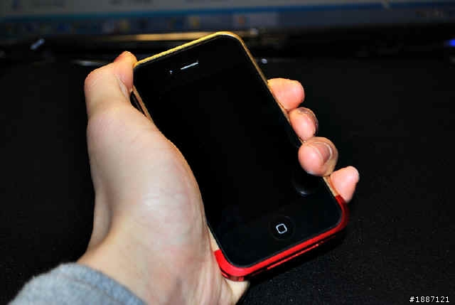 總算~iphone4入手,但重點不是開箱~是......變身!!