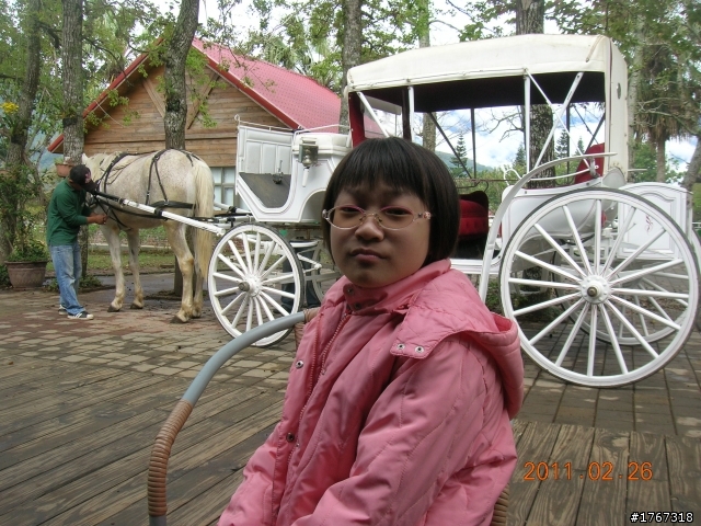 相信自己~~~小安安後山之旅!!