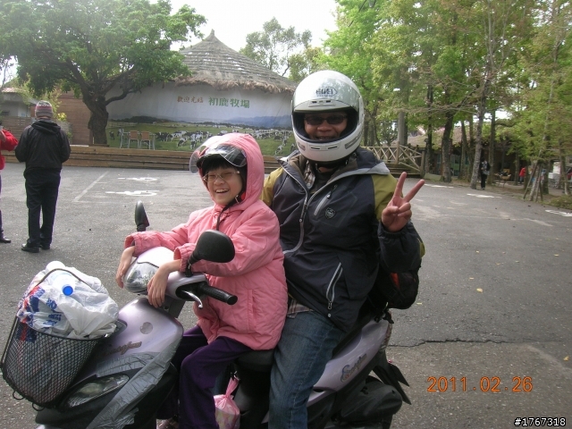 相信自己~~~小安安後山之旅!!