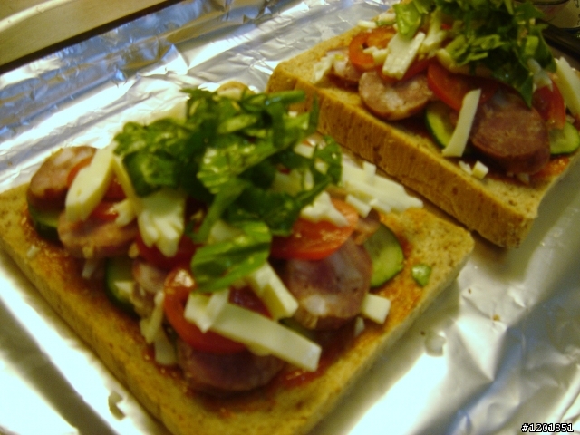 烤箱料理----剩菜再利用之偽pizza