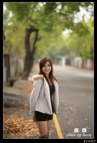 簡單開箱~SIGMA 85mmF1.4 &"薇薇"s85試拍