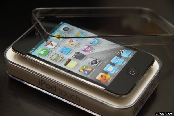 第一次深深受到「蘋果」的毒-iPod touch 4開箱