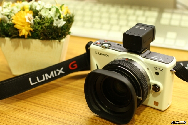 新玩具GF2+LVF1垂直觀景窗+Canon EOS-m4/3轉接環