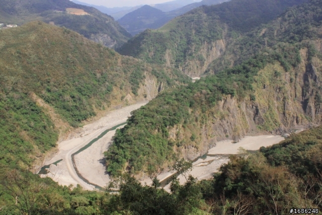 北橫公路濕漉漉