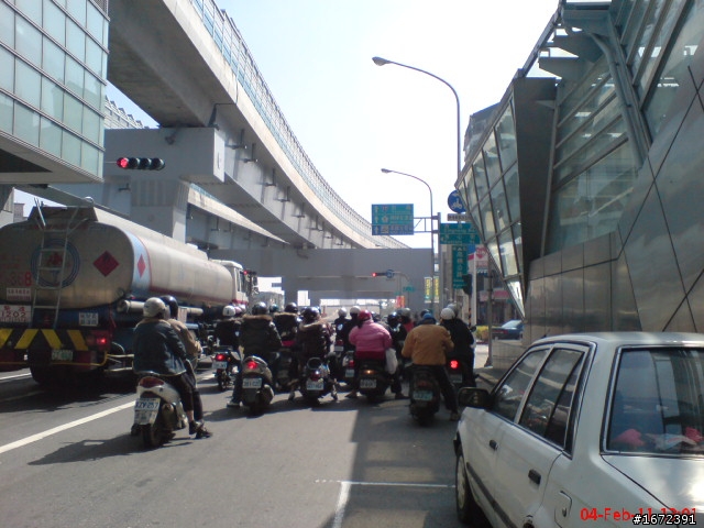 2011 超級艷陽天~人生第一次兩人機車旅遊~過年台北--台南~高雄~台中一路玩回家~ SH33配金牌150FI!