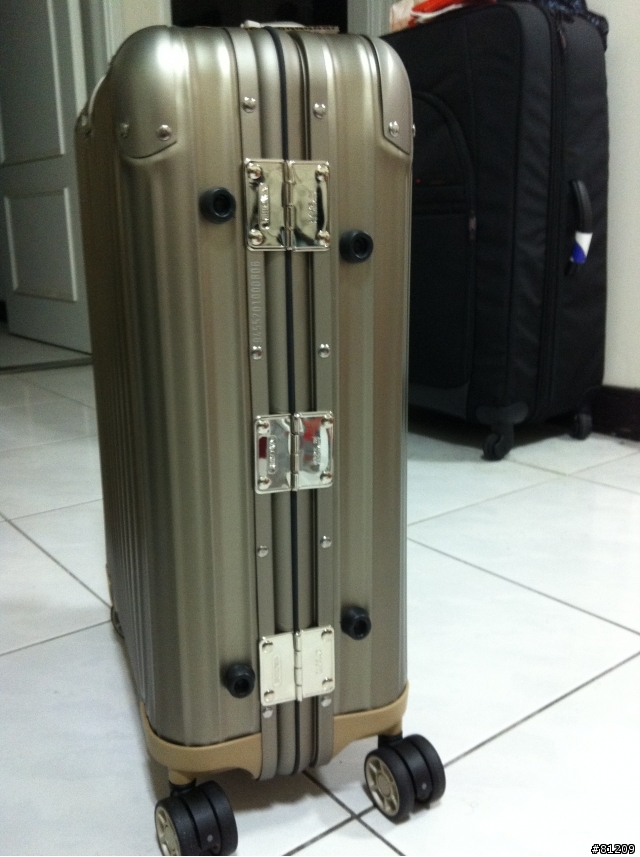 RIMOWA TOPAS TITANIUM