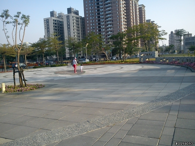 高雄市凹子底 , 很高興目前能有這樣的居住環境 ~