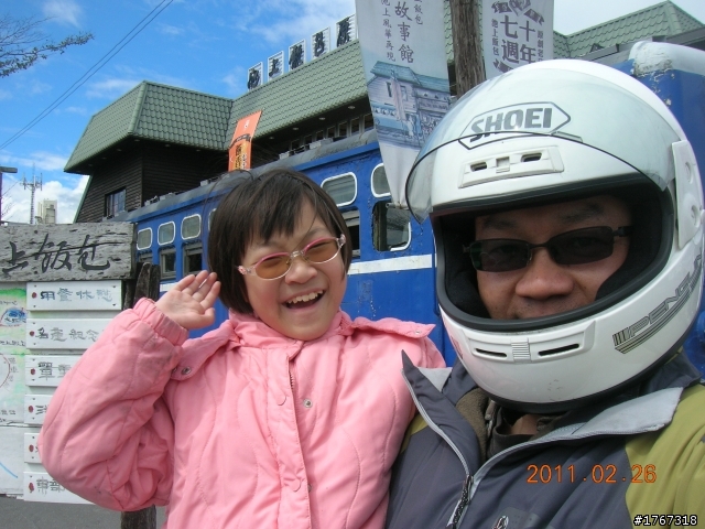 相信自己~~~小安安後山之旅!!
