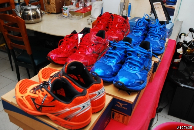 (4/29更新)< 開箱文> MIZUNO 慢跑鞋-台灣限量版&日本限定版..4色全入手.!!