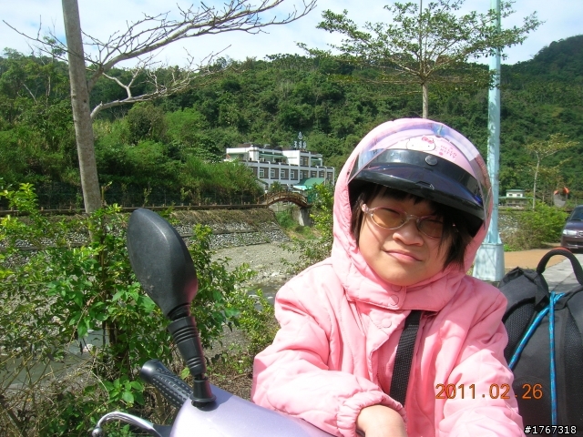 相信自己~~~小安安後山之旅!!