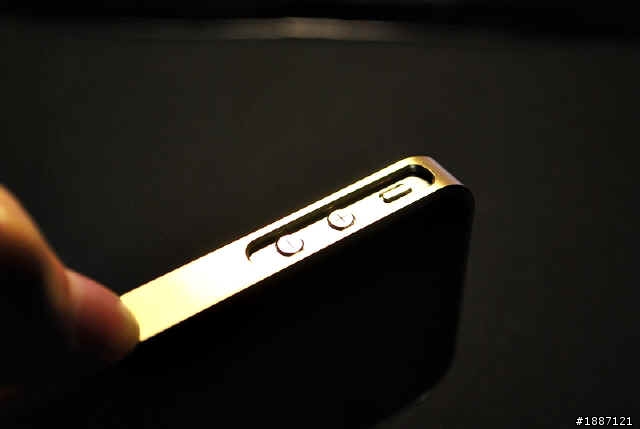 總算~iphone4入手,但重點不是開箱~是......變身!!