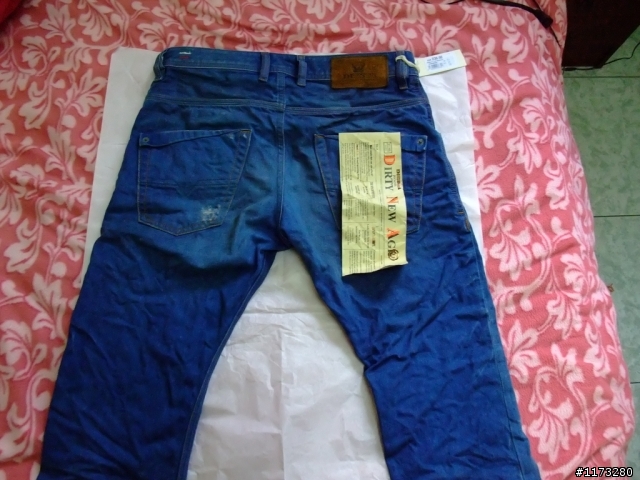 DIESEL Krooley 8NJ & Thanaz 8B9 (兩條褲子到了, 附上放毒照)