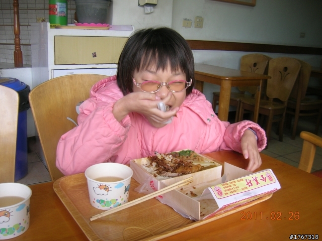 相信自己~~~小安安後山之旅!!