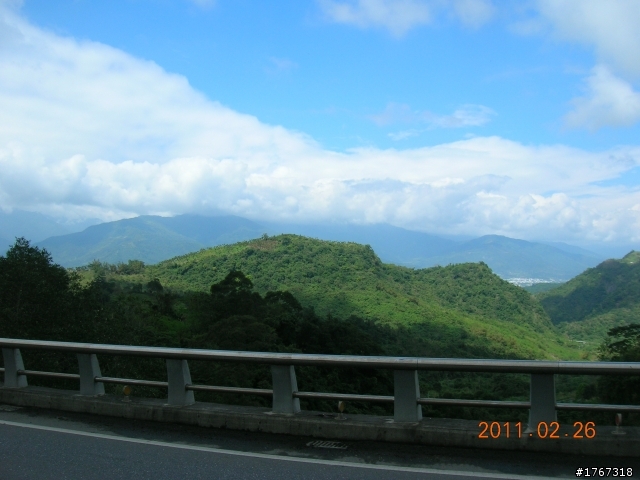 相信自己~~~小安安後山之旅!!