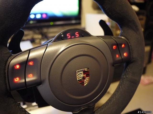 有設定的問題回答 911 GT2 方向盤 測試文
