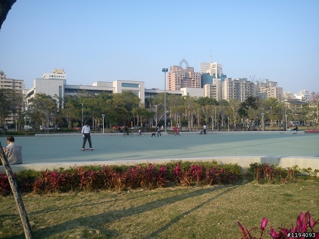 高雄市凹子底 , 很高興目前能有這樣的居住環境 ~