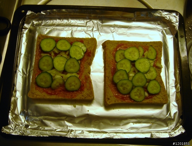 烤箱料理----剩菜再利用之偽pizza
