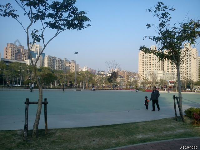 高雄市凹子底 , 很高興目前能有這樣的居住環境 ~