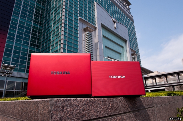 《 熊寶貝 》TOSHIBA R830 商務也能很時尚