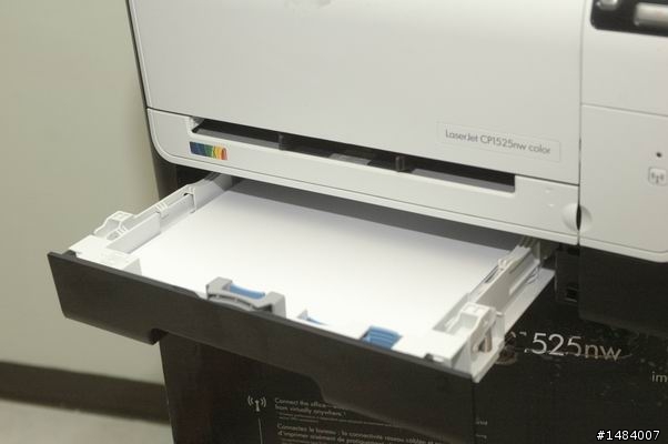 迷你又專業的無線彩色雷射印表機HP CP1525nw