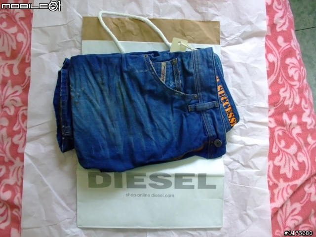 DIESEL Krooley 8NJ & Thanaz 8B9 (兩條褲子到了, 附上放毒照)