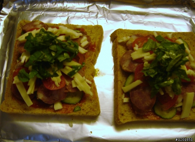 烤箱料理----剩菜再利用之偽pizza