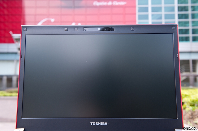 《 熊寶貝 》TOSHIBA R830 商務也能很時尚