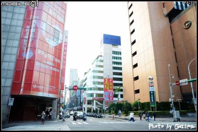 【蓋大樓】D7000 + 17-50mm F2.8 EX DC OS HSM for Nikon