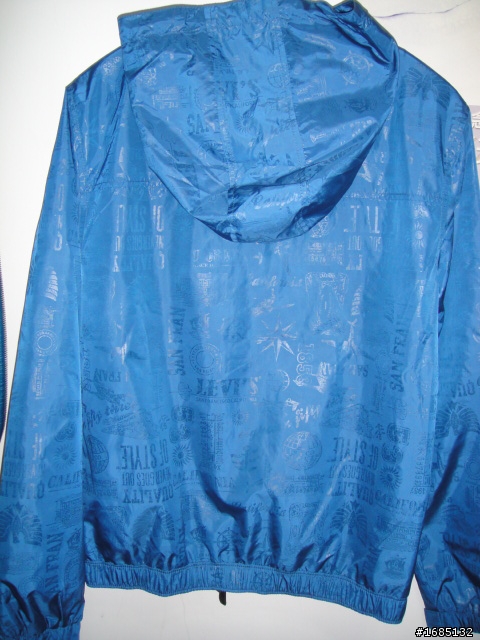 Levi's~風衣、西裝外套、T Shirt~入手三件開箱文