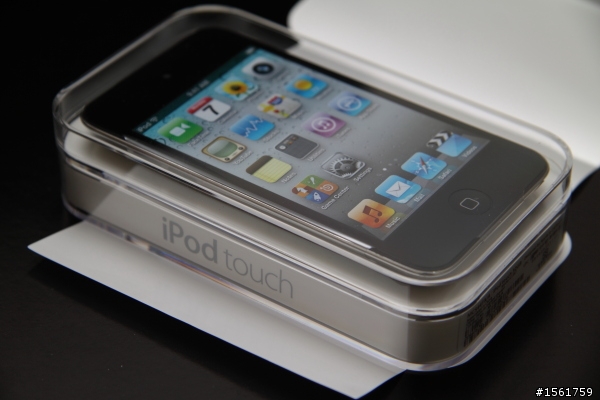 第一次深深受到「蘋果」的毒-iPod touch 4開箱