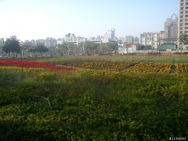 高雄市凹子底 , 很高興目前能有這樣的居住環境 ~
