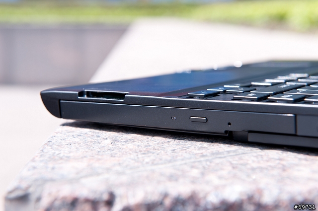《 熊寶貝 》TOSHIBA R830 商務也能很時尚