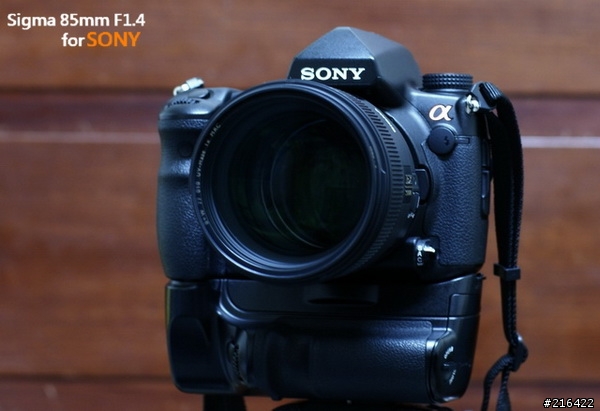 簡單開箱~SIGMA 85mmF1.4 &"薇薇"s85試拍