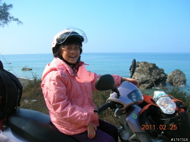 相信自己~~~小安安後山之旅!!