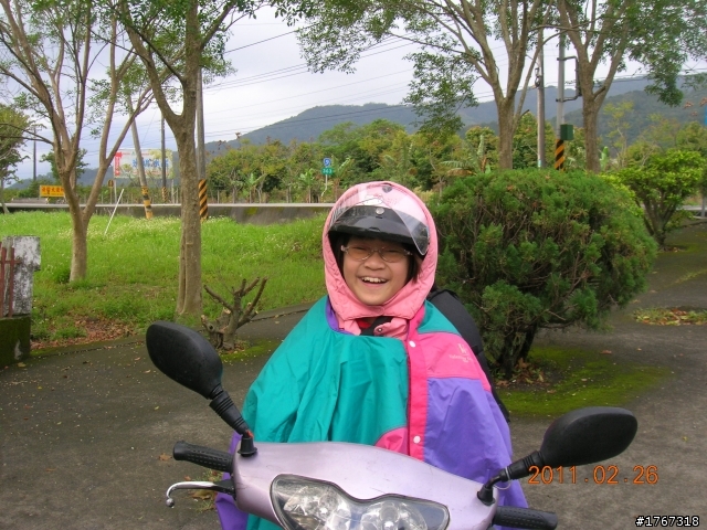 相信自己~~~小安安後山之旅!!