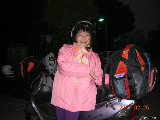 相信自己~~~小安安後山之旅!!